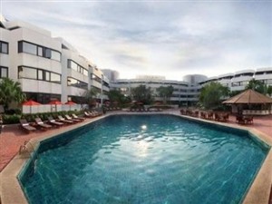 Amari Don Muang swimming pool