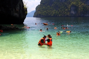 Lading Island snorkeling