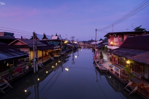 Morning scene in Amphawa floating market