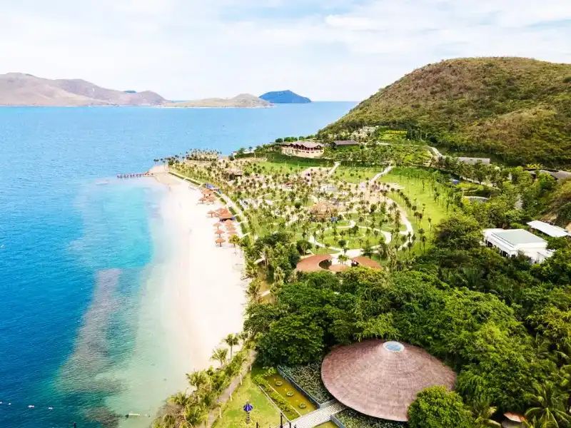Hon Tam Island