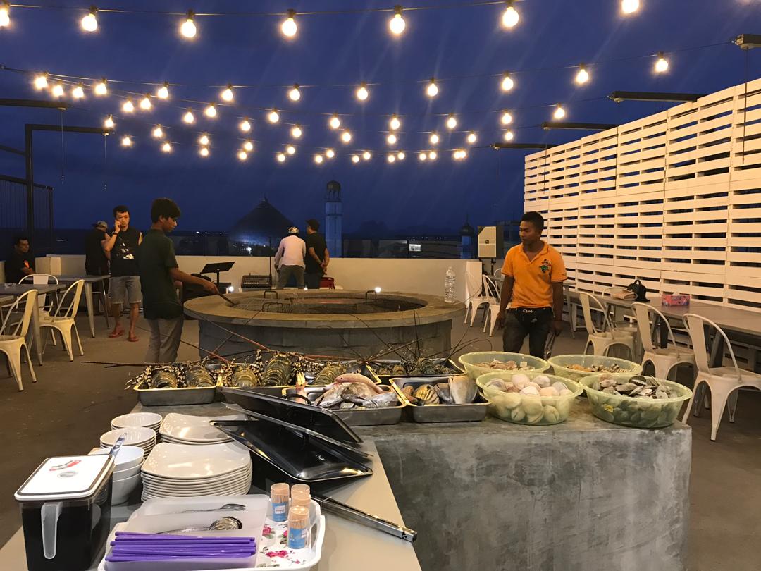BoxInn Seafood BBQ