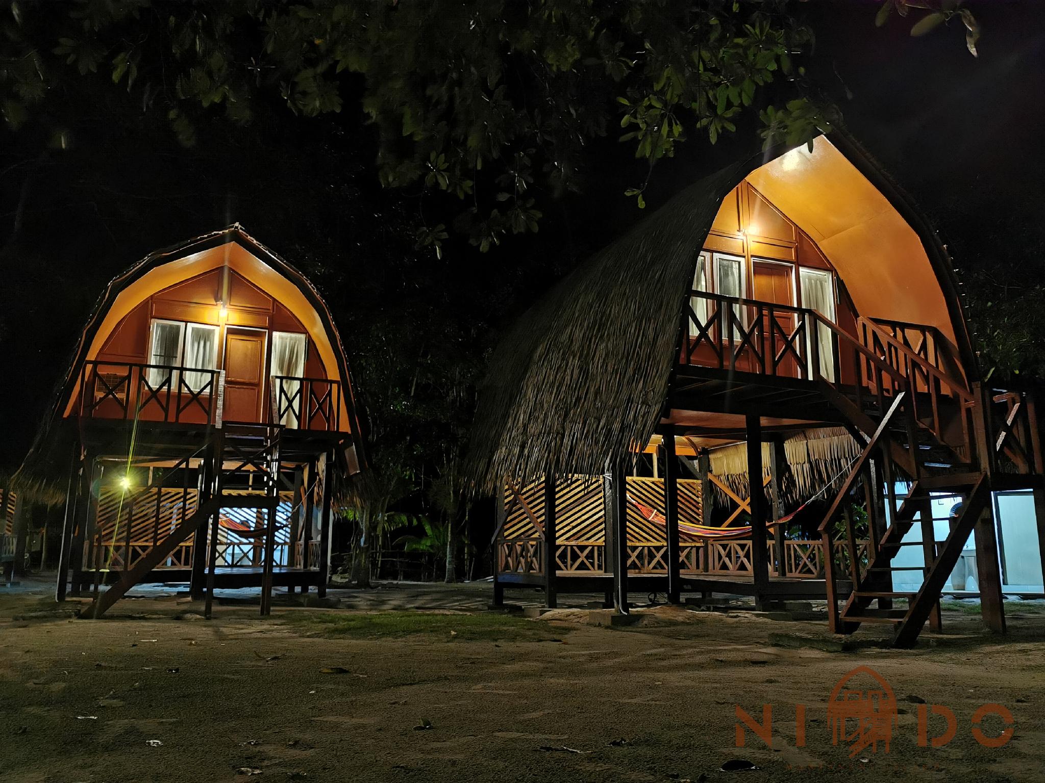 Nido Lodge Mantanani Standard Twin (Common Bathroom)