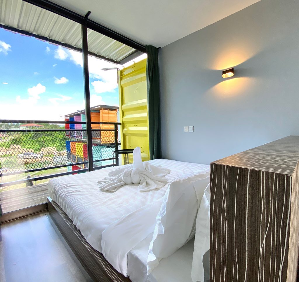 BoxInn Twin Room