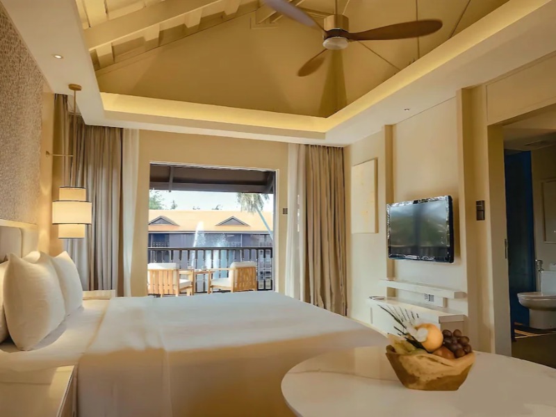 Double Room - Lakefront King (Pelangi Beach Resort & Spa)