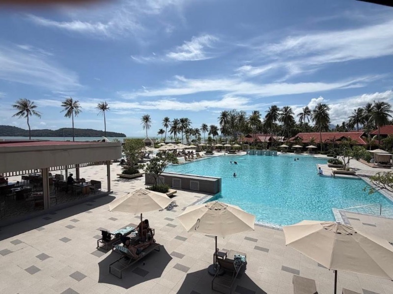 Swimming Pool (Pelangi Beach Resort & Spa)