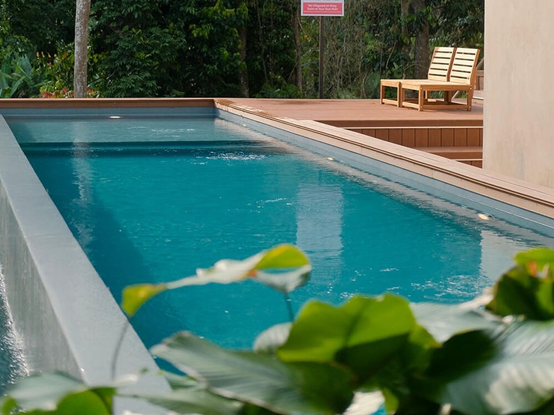 Swimming pool