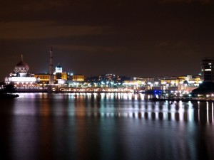 Cruise Tasik Putrajaya night view