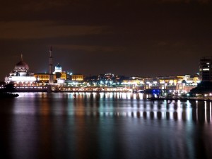 Cruise Tasik Putrajaya night view