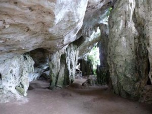 Gunung Senyum Cave