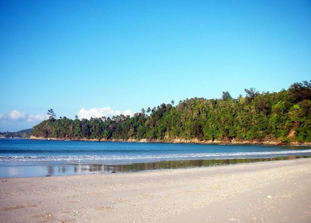 Kelambu Beach