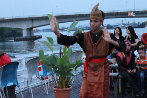 Cultural shows on the cruise