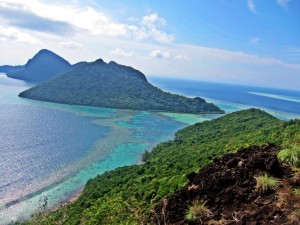 Pulau Bohey Dulang hill top view