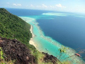 Pulau Bohey Dulang hill top view