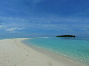 Pulau Mataking beach