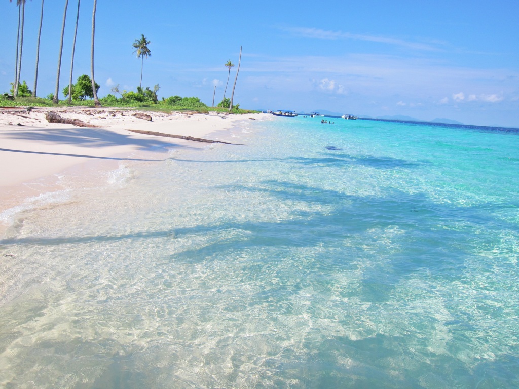 Pulau Sibuan beach