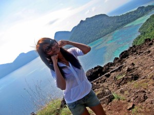 Photo shooting at Pulau Bohey Dulang hill top