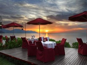 Deck Dining by the Beach