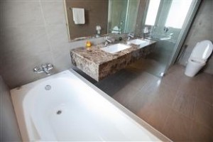 S Floor Double Bathroom