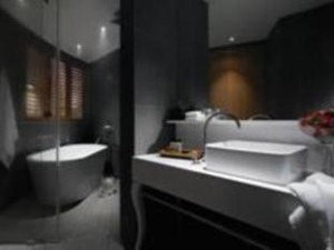 Studio Suite Bathroom