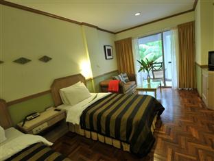 Shah's Village Hotel