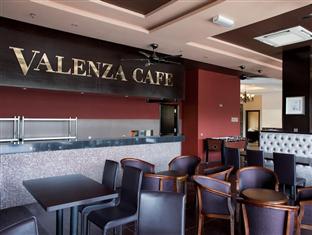 Valenza Hotel & Cafe