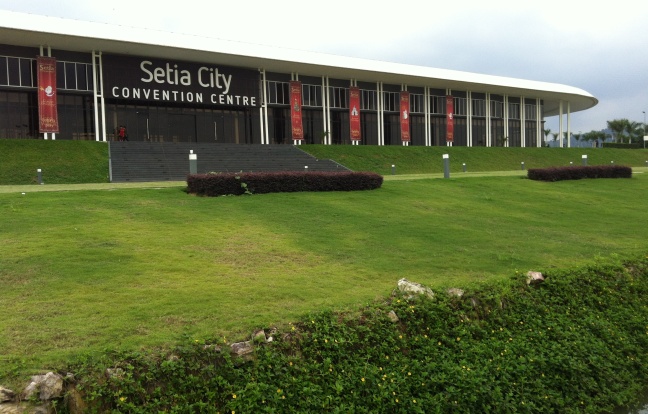 Family Outing Kite Flying In Setia City Mall Trip Report Holidaygogogo