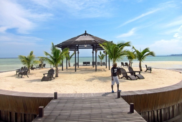 Sipadan Kapalai Dive Resort manmade beach