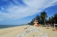 Pantai Cahaya Bulan