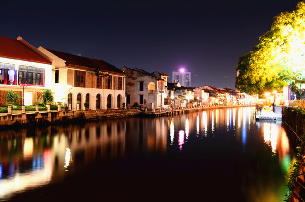 Melaka River at night