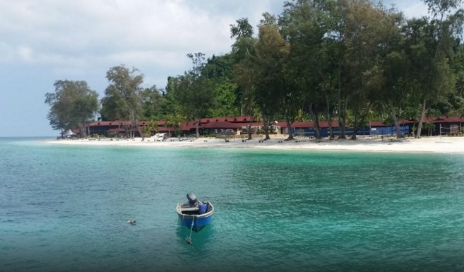 Pulau Tinggi Beach