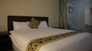 azio hotel deluxe room