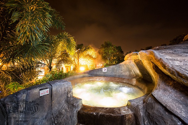 Lost World Night Hot Spring