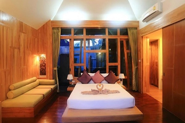 Bundhaya Villas Honeymoon Beach view bungalow 2