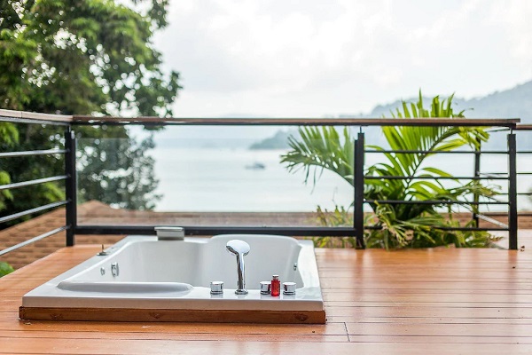 Lipe Jacuzzi Ocean View Suite 8