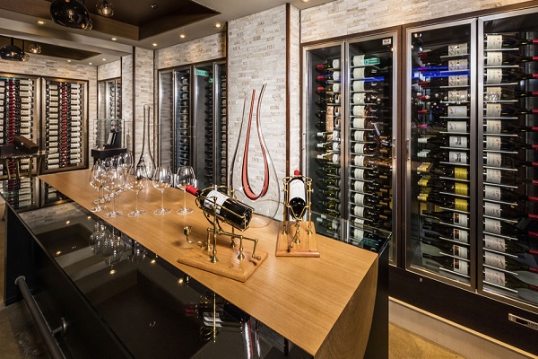 PENFOLDS WINE VAULT