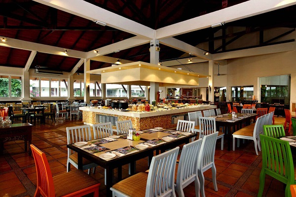 Damai Laut Swiss-Garden dining hall