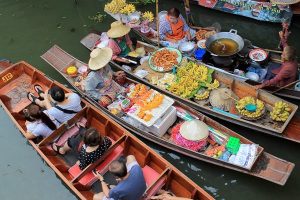 Damnoen Saduak Floating Market