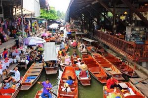 Damnoen Saduak Floating Market