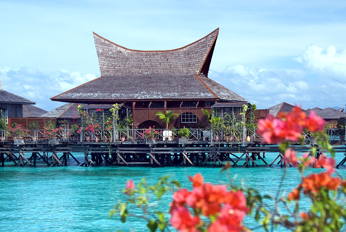 Mabul Water Bungalow, Pulau Mabul - HolidayGoGoGo