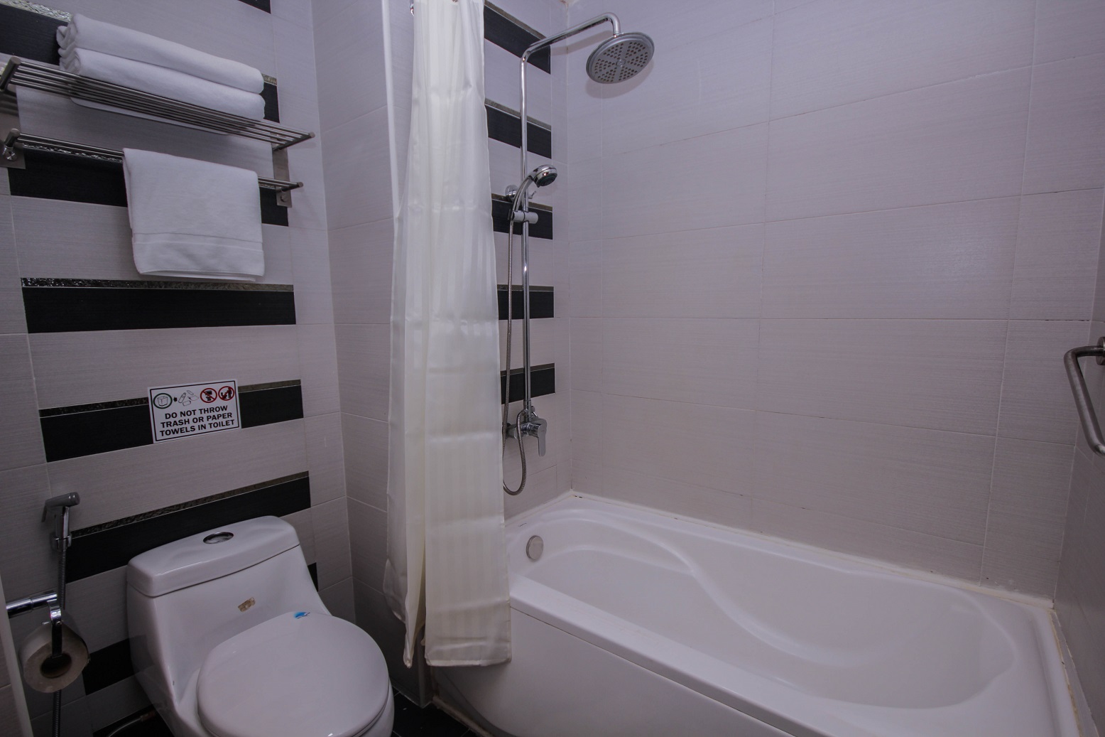 Copthorne Hotel Deluxe bathroom