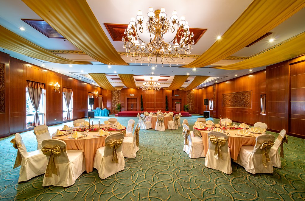 Century Pine Grand Ballroom