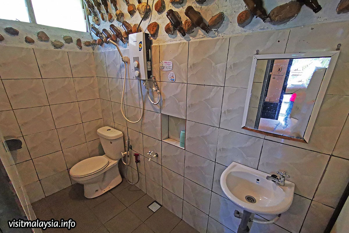 Aguna Resort Guestroom Bathroom