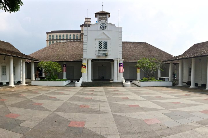 Sarawak Tour Kuching Old Courthouse