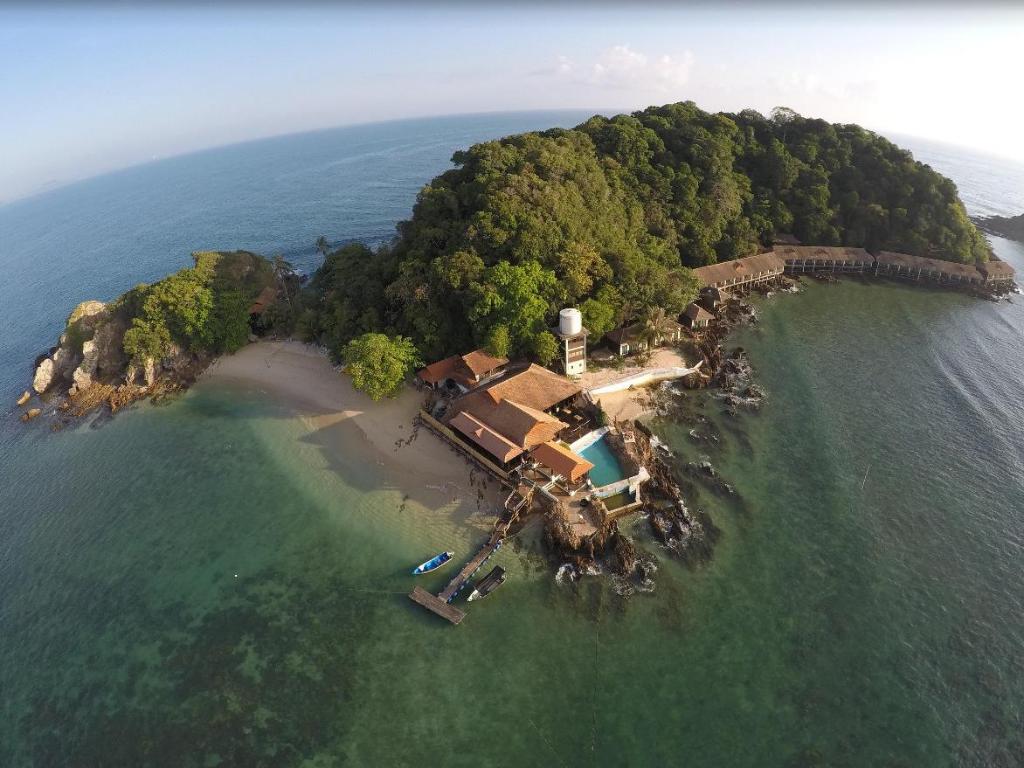 Gemia Island Resort Surrounding