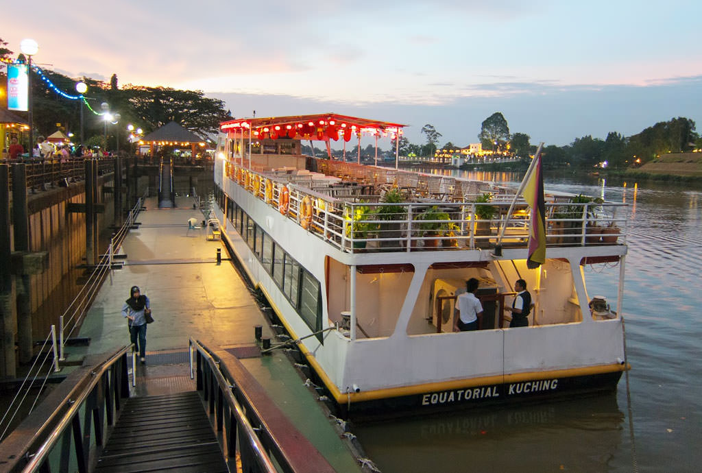 Sarawak Tour Sarawak River cruise