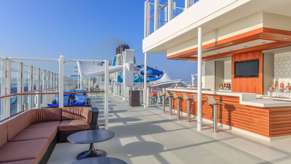 Genting Dream Cruise Sun Deck Bar 
