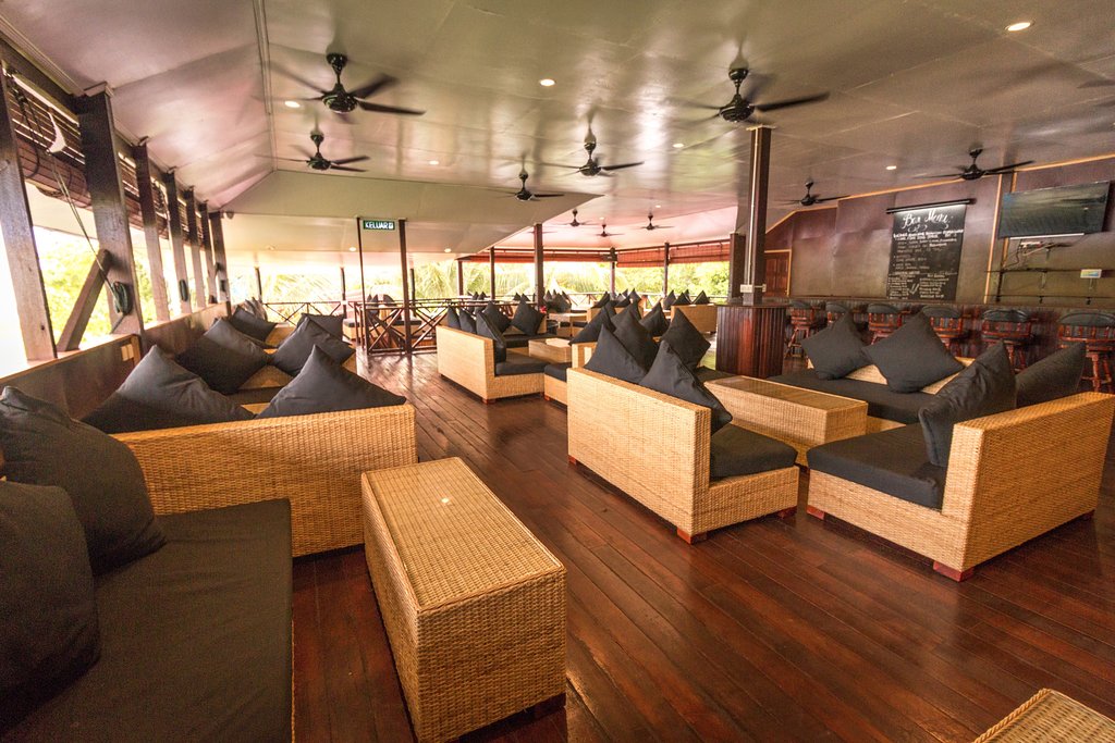 Mabul Beach Resort Bar
