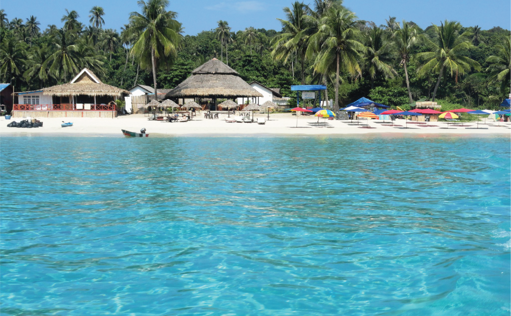 long beach has many chalets and huts 