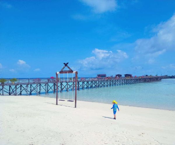 Pom Pom Island Resort 