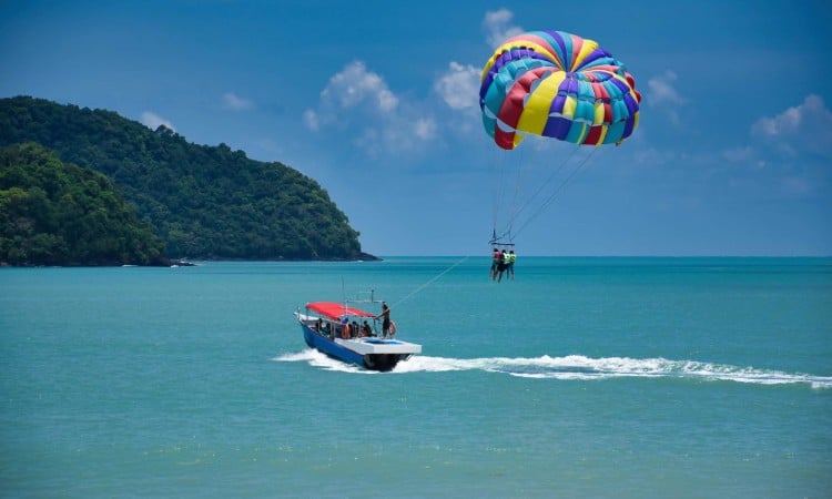 langkawi water sport parasailing